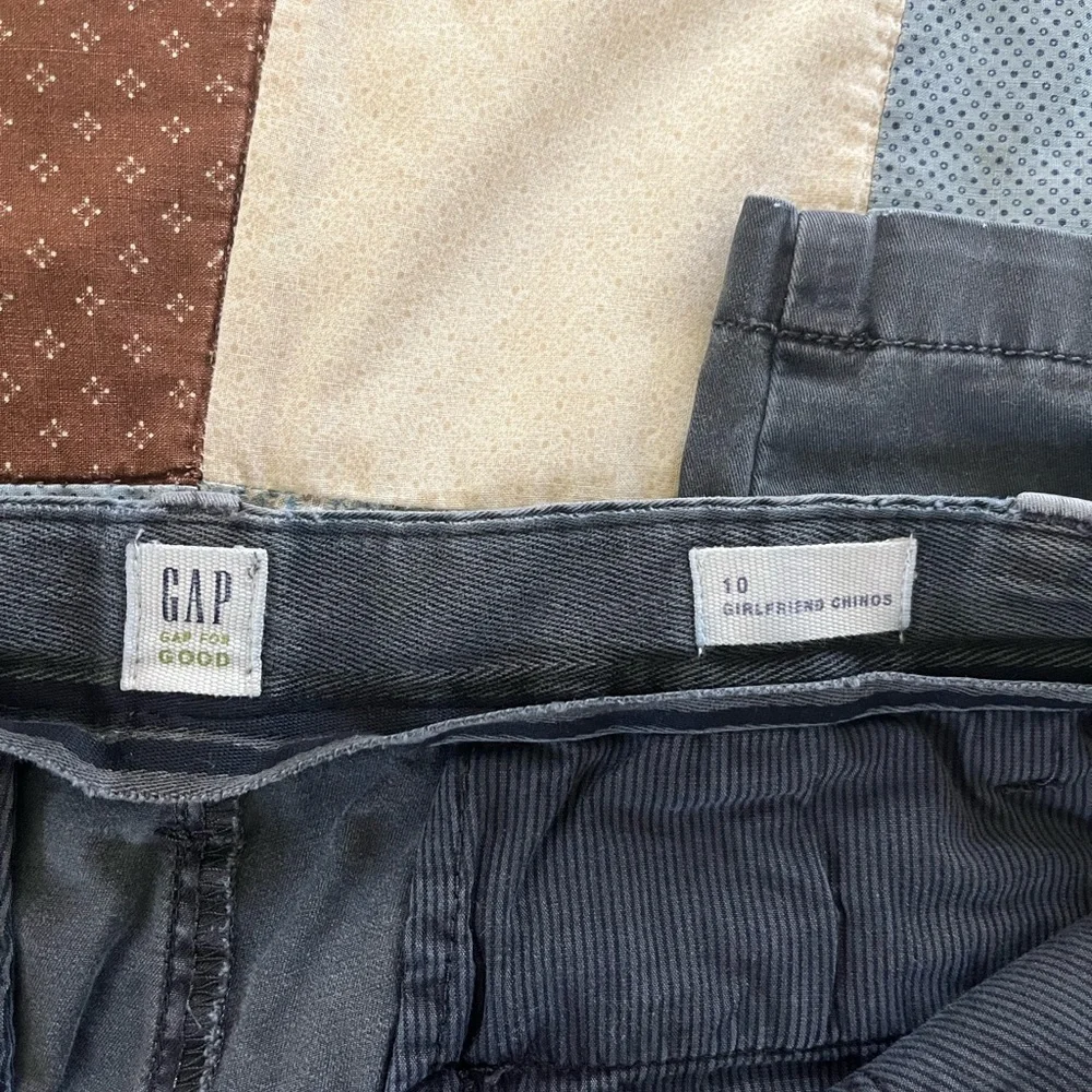 GAP Girlfriend Chino Dark Gray pants Size 10 - Picture 4 of 5